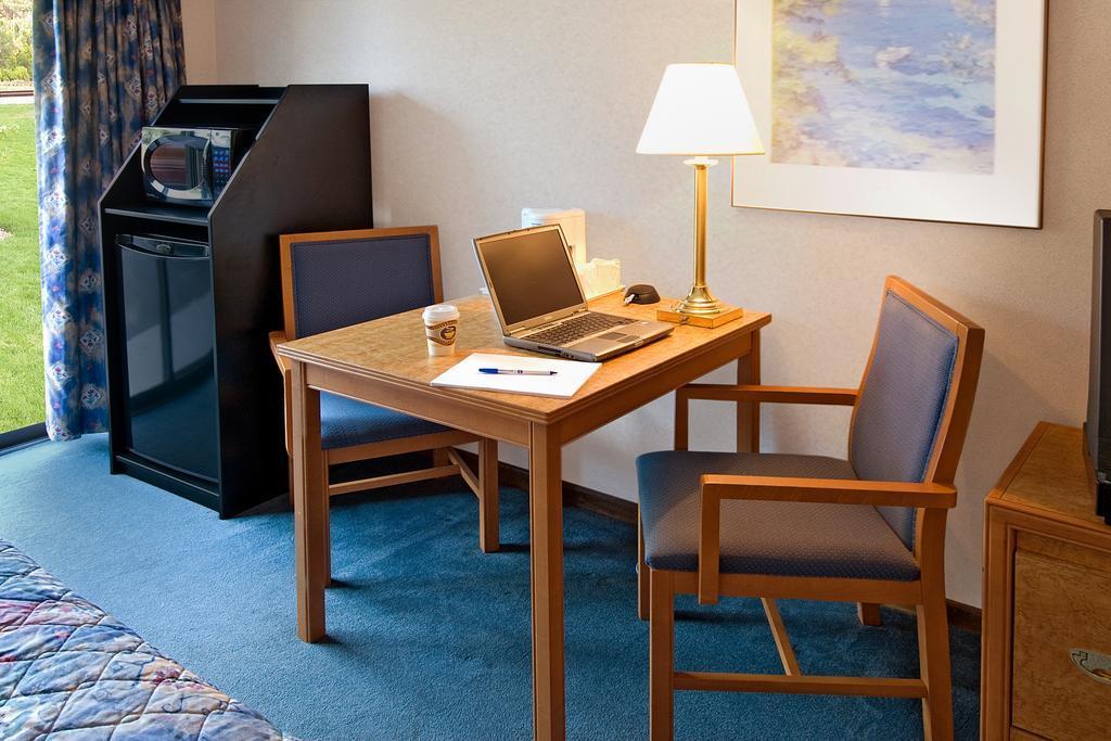 נורת ביי Comfort Inn Lakeshore מראה חיצוני תמונה