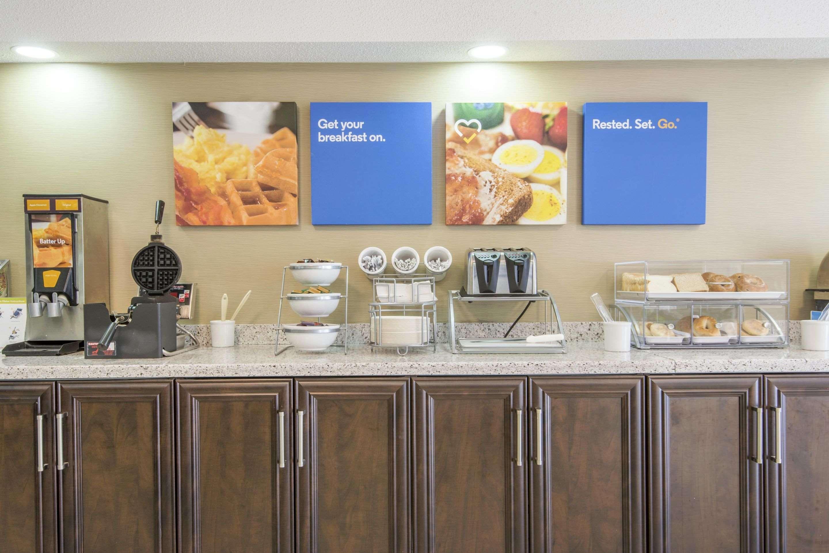נורת ביי Comfort Inn Lakeshore מראה חיצוני תמונה